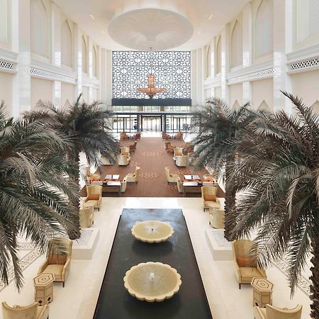 Bab Al Qasr Hotel Abu Dhabi Esterno foto The lobby of the hotel
