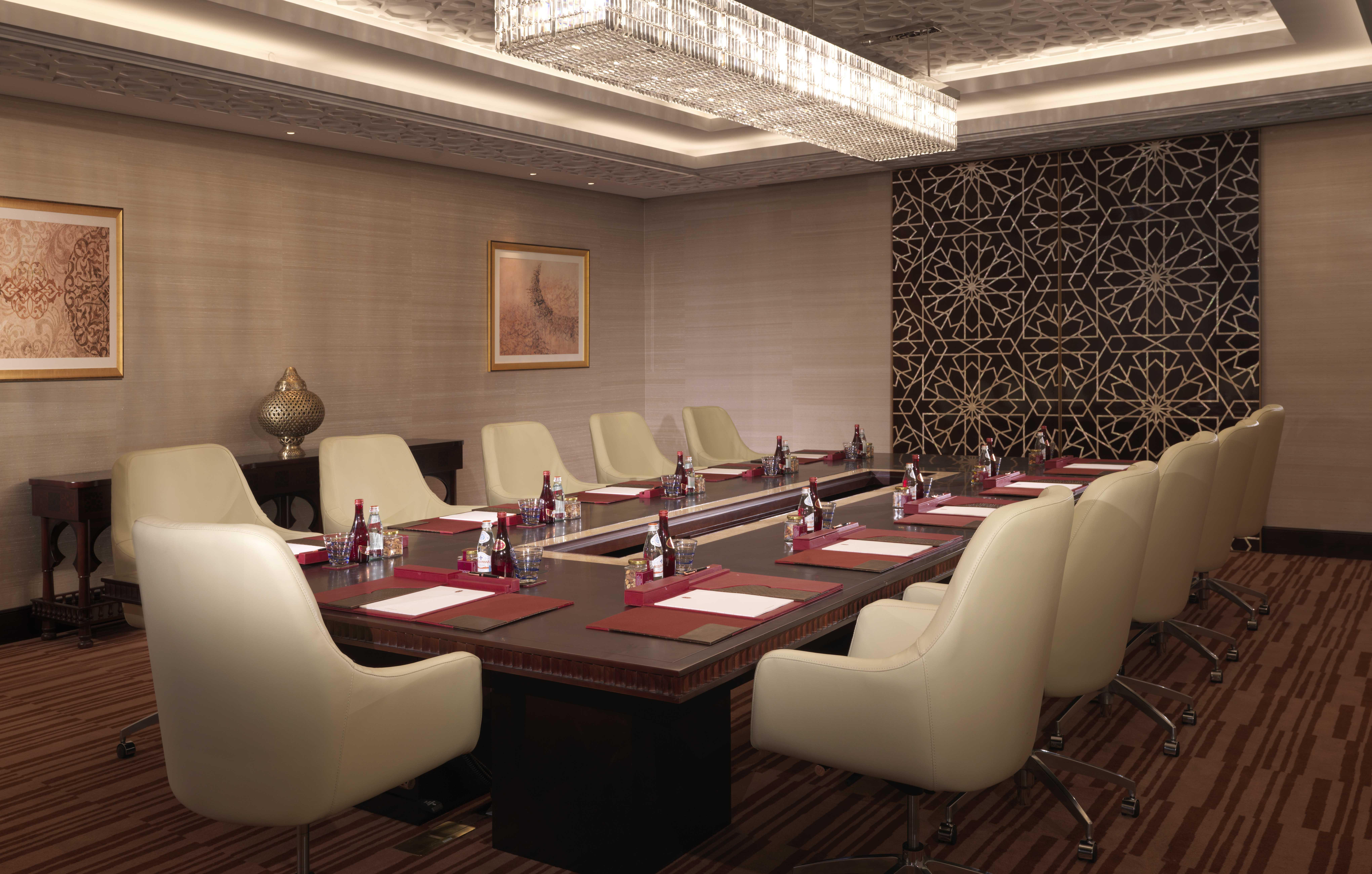 Bab Al Qasr Hotel Abu Dhabi Esterno foto Boardroom
