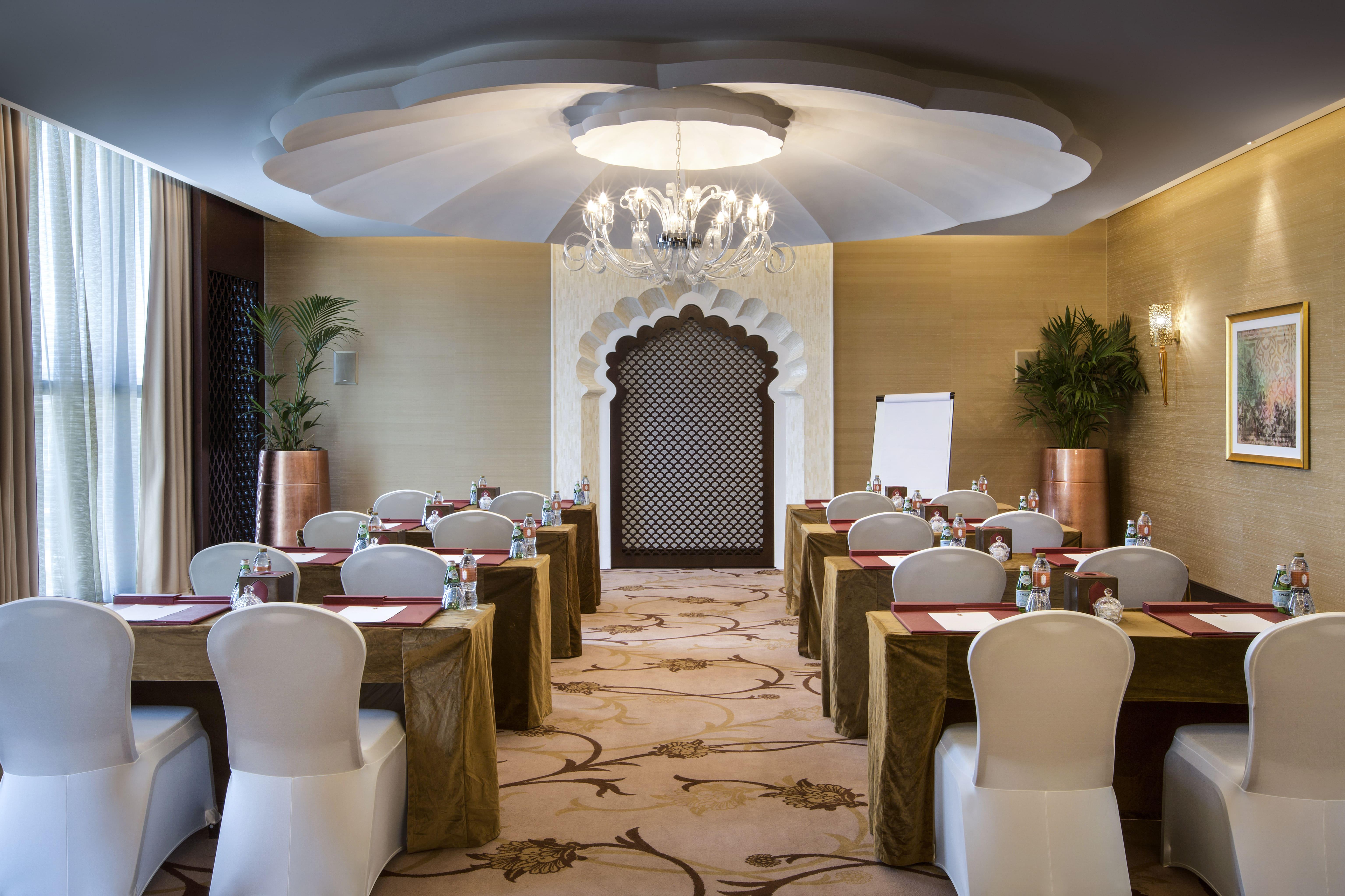 Bab Al Qasr Hotel Abu Dhabi Esterno foto Meeting room