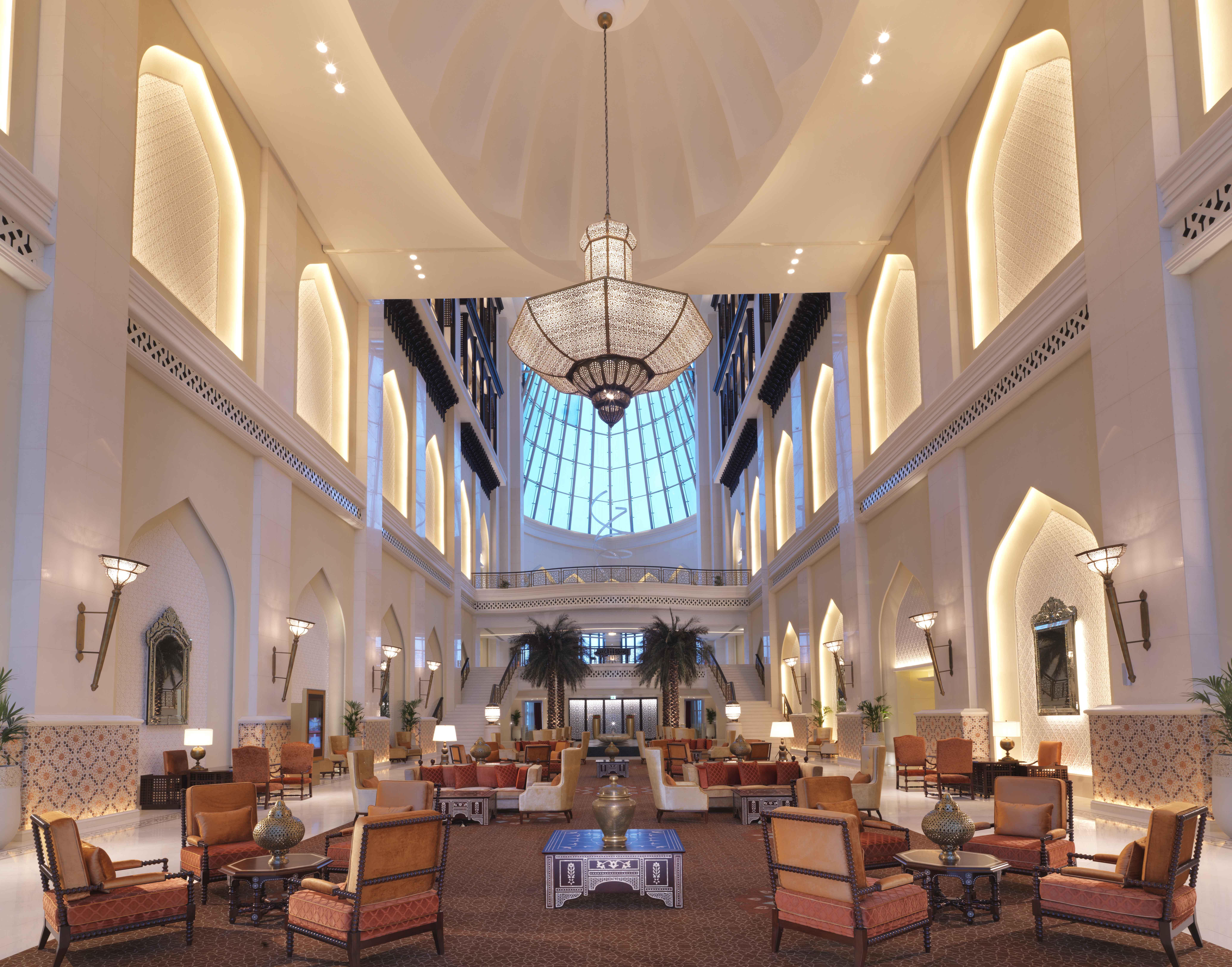 Bab Al Qasr Hotel Abu Dhabi Esterno foto The lobby of the hotel